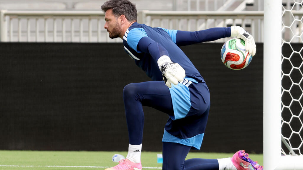 Craig Gordon Retirement Ends 24-Year Career